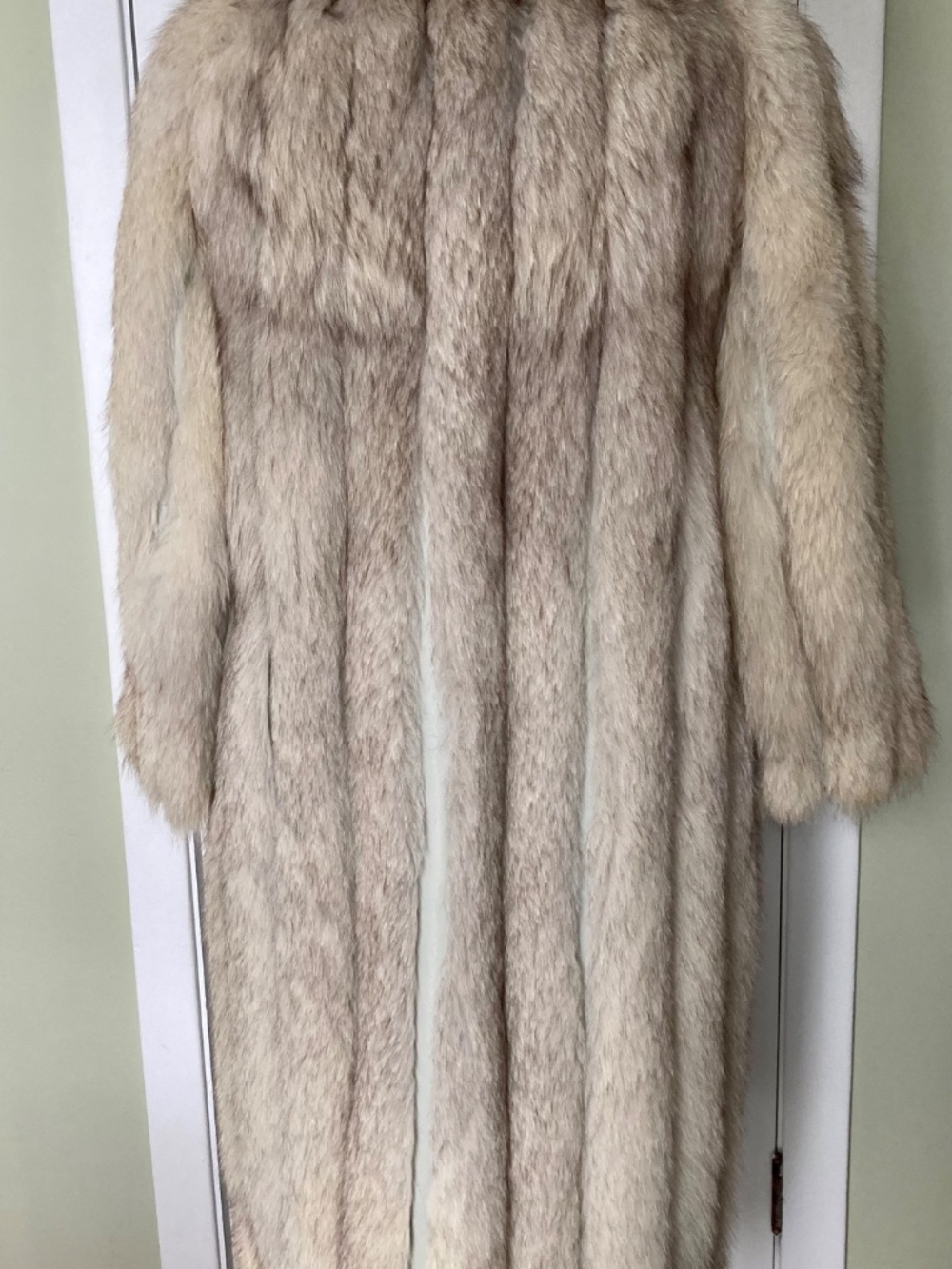 Norwegian fox fur coat full lenght - Picture 2 of 2